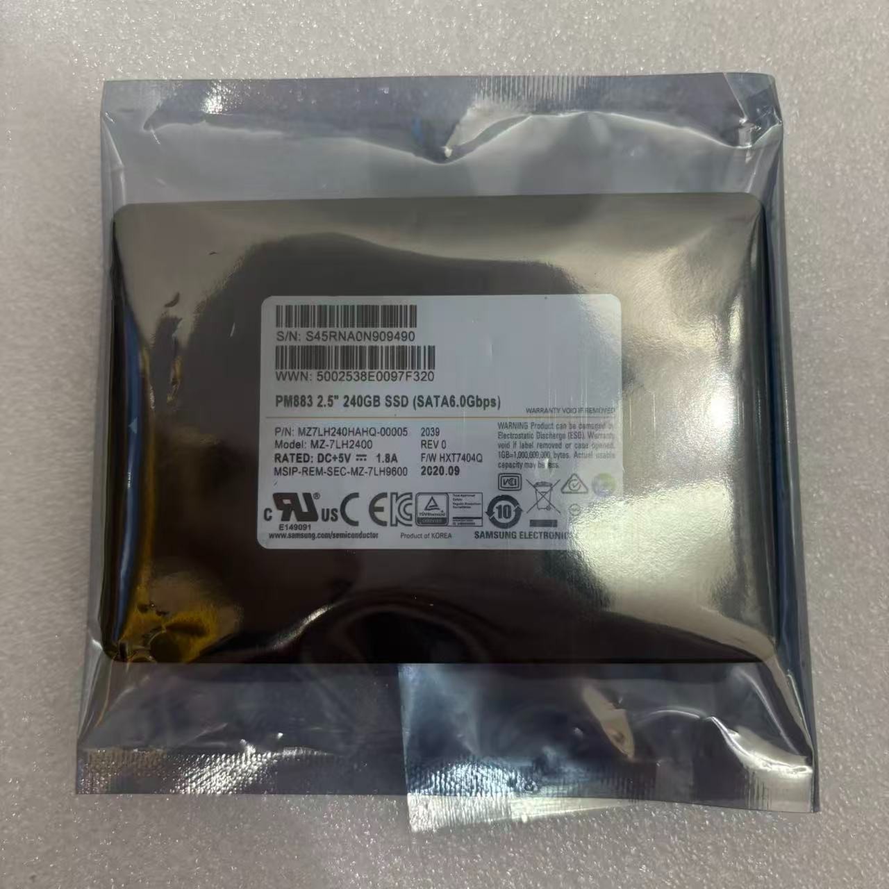 Samsung MZ7LH240HAHQ-00005 PM883 2.5 in 240GB MZ-7LH2400 SSD SATA 6.0 Gbps SSD