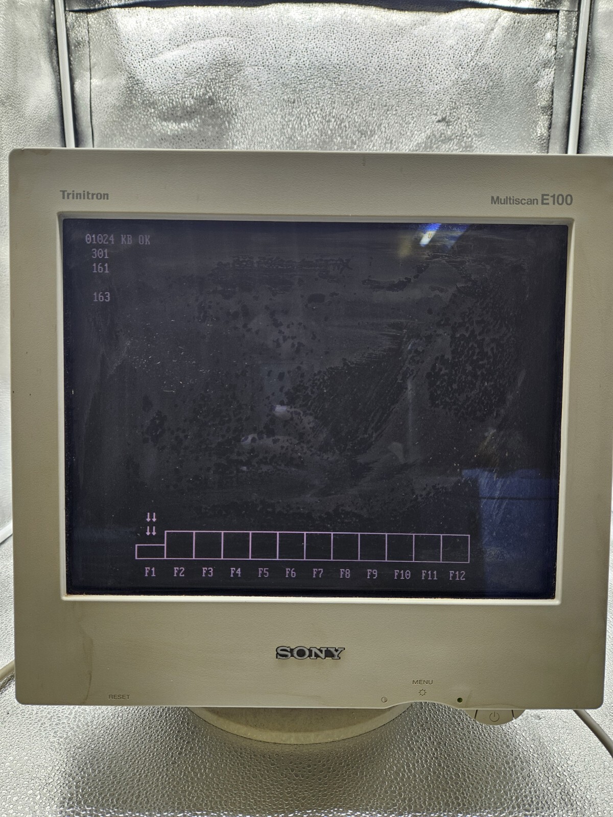 Sony CPD-E100 FD Trinitron CRT 15" Color Monitor Mfg 1999 Please Read