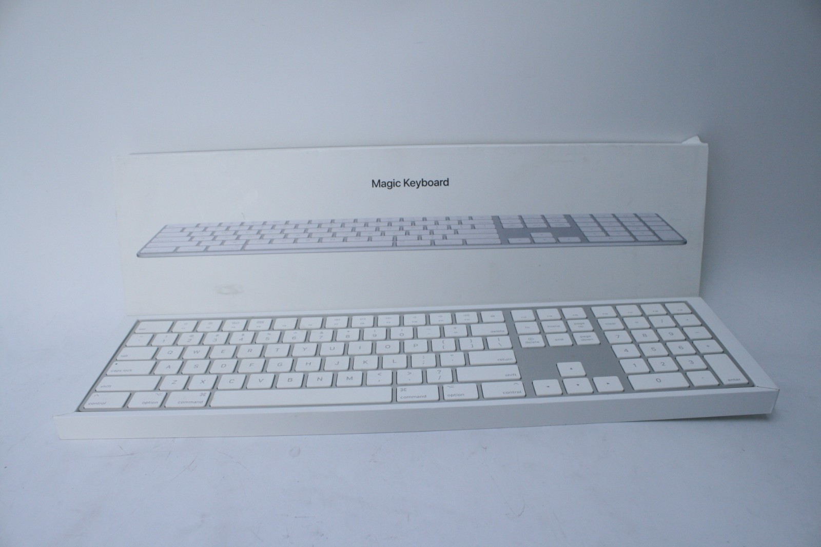 Apple Magic Keyboard with Numeric Keypad A1843 MQ052LL/A Open Box Unused  (T7-B1
