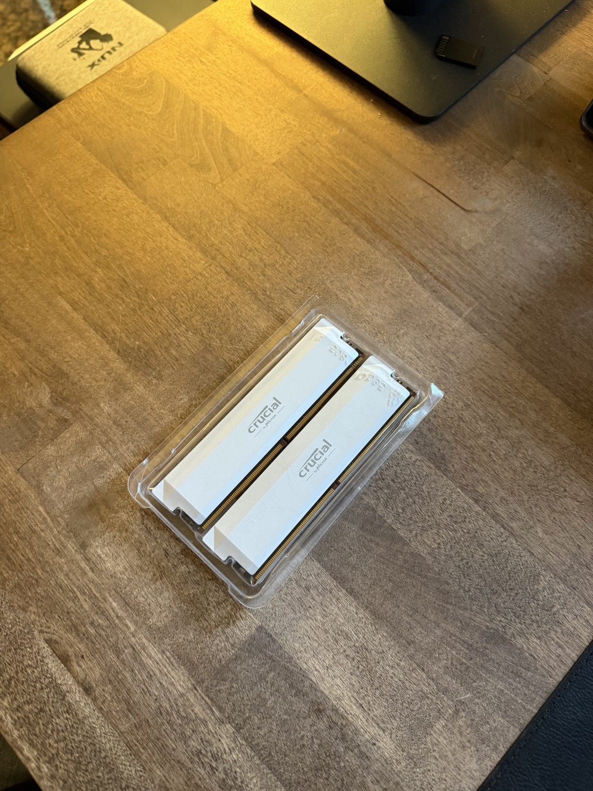 Crucial DDR5 Pro 64GB (2x32GB) DDR5-6000 DIMM Unbuffered RAM
