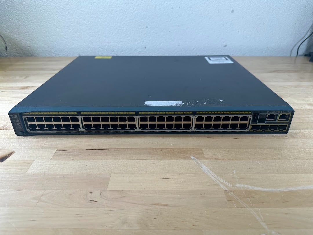Cisco  Catalyst 2960 (WS-C2960S-48FPS-L) 48-Ports Rack-Mountable Switch Managed
