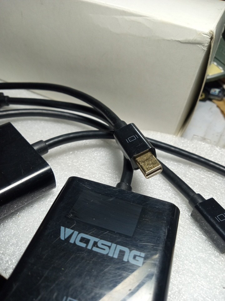 4 VicTsing Gold Plated Thunderbolt Mini DisplayPort to VGA Adapter(used)