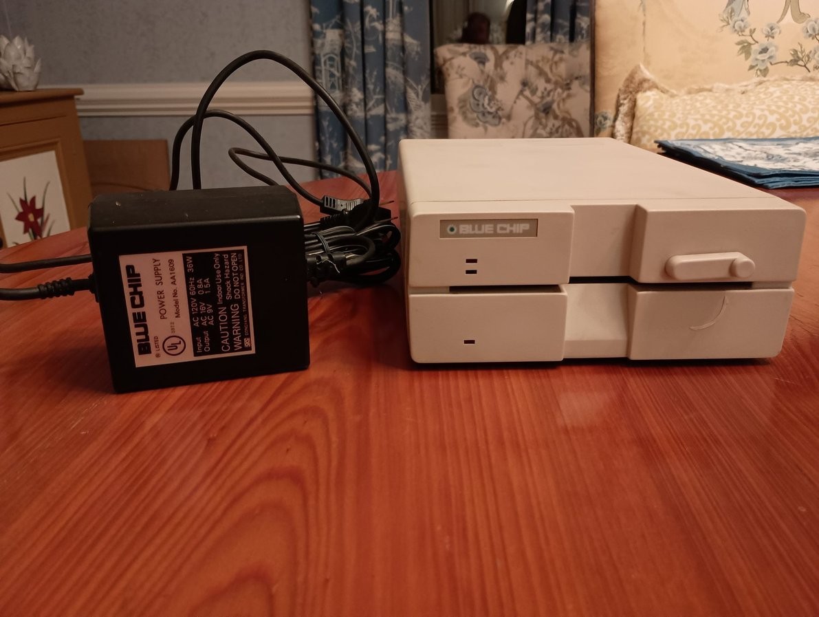 Blue Chip BCD/5.25 Commodore 64 Single Floppy  Disk Drive Power on Tested only.