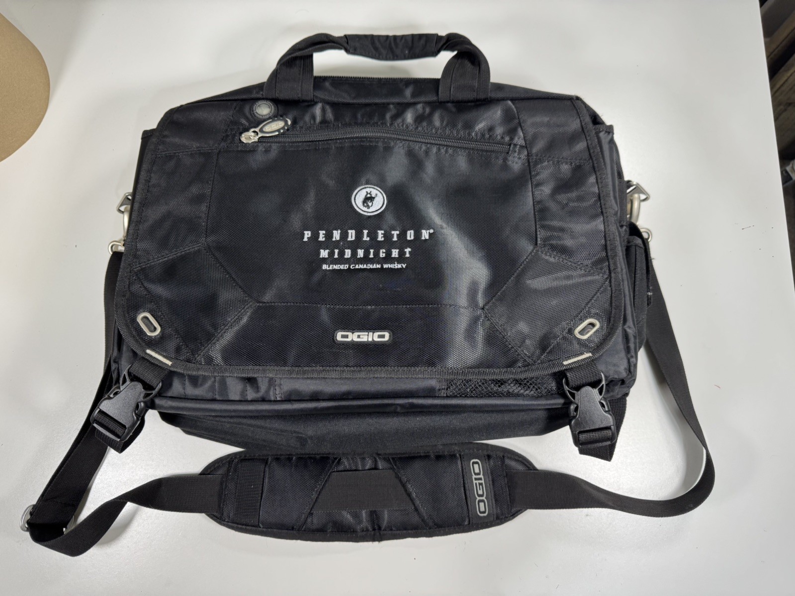 OGIO Classification 03507 Padded Laptop Computer Messenger Bag Branded Black