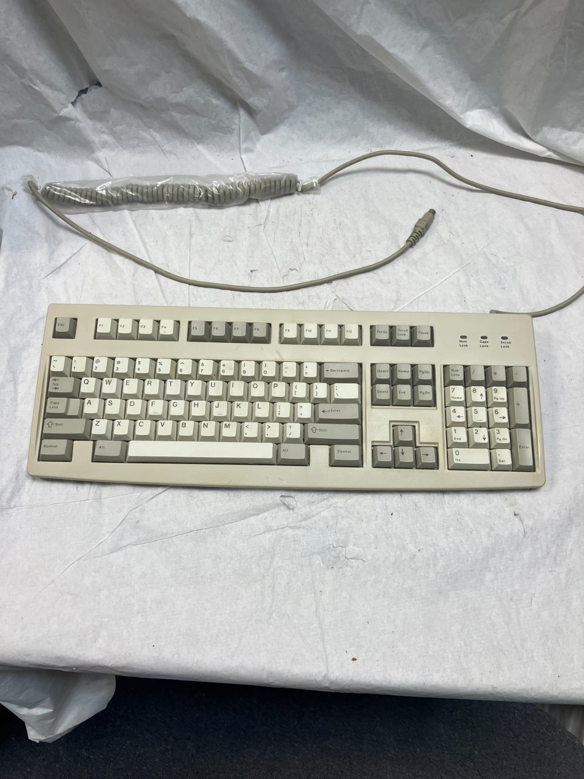 VINTAGE CHERRY G83-6481LQDUS/00/A PS/2 KEYBAORD