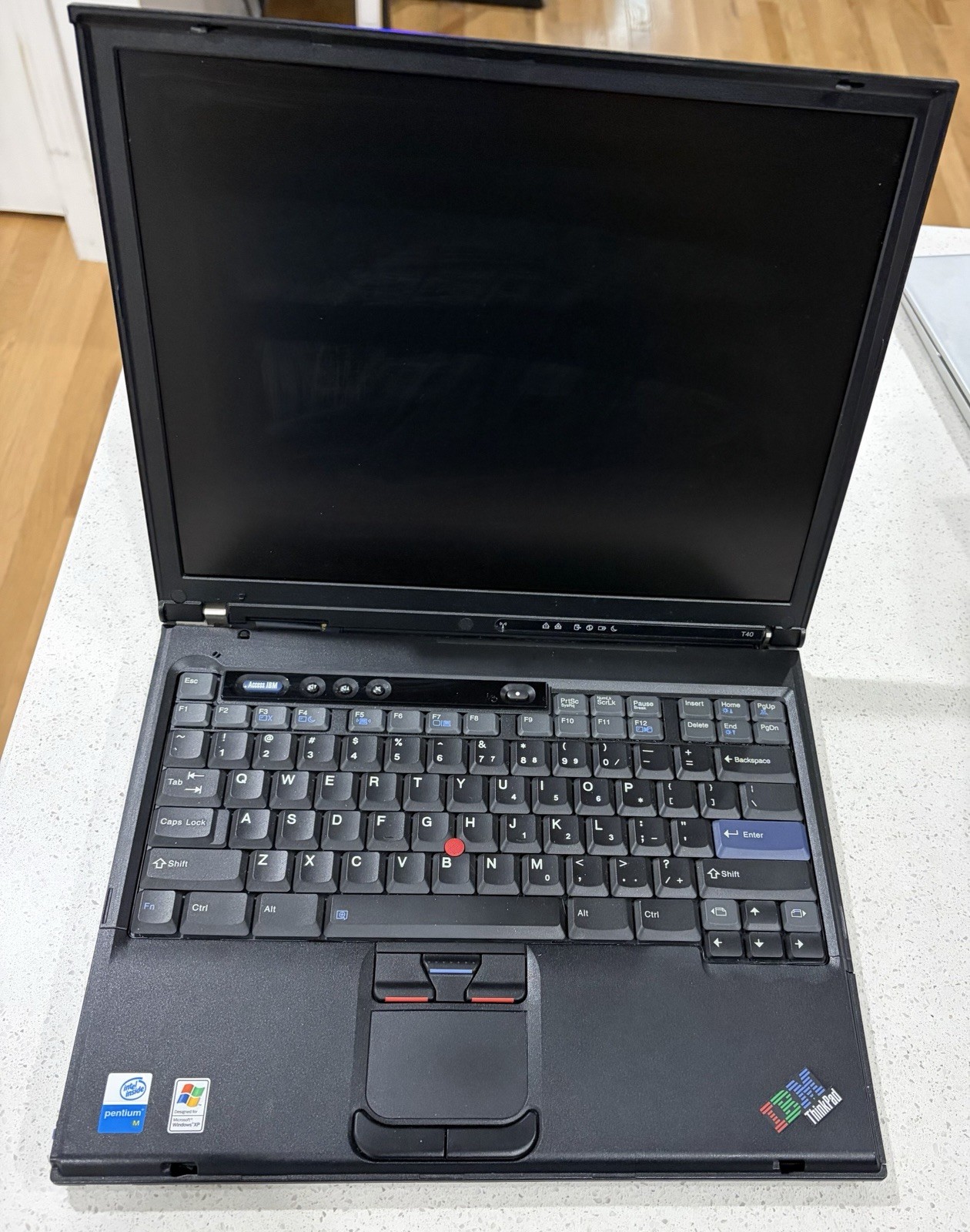 IBM ThinkPad T40  Retro Gaming Laptop 1.50GHz 2GB 40GB HDD Win XP Radion 7500