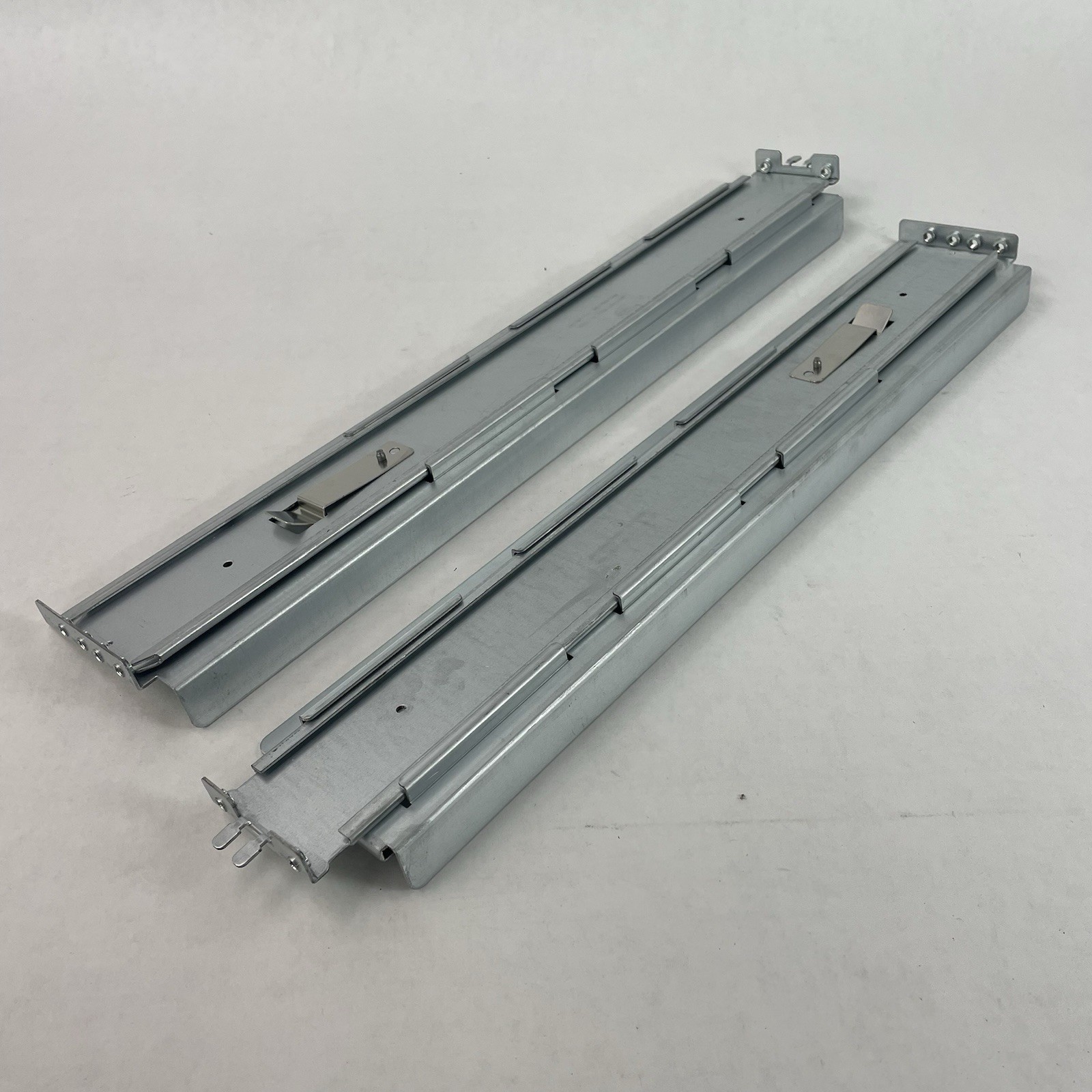 EMC Rack Mount Rail Kit 042-008-267 Mounting Rails Set