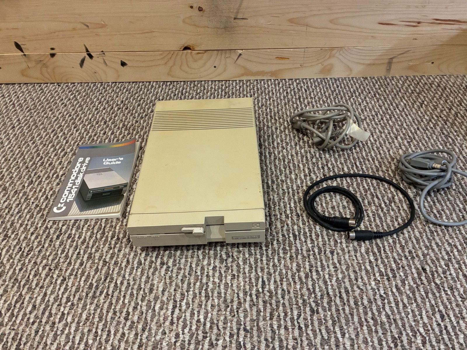 Commodore 1571 Disk Drive JAI 000341 VERY LOW SERIAL #341 TESTED WORKING C128
