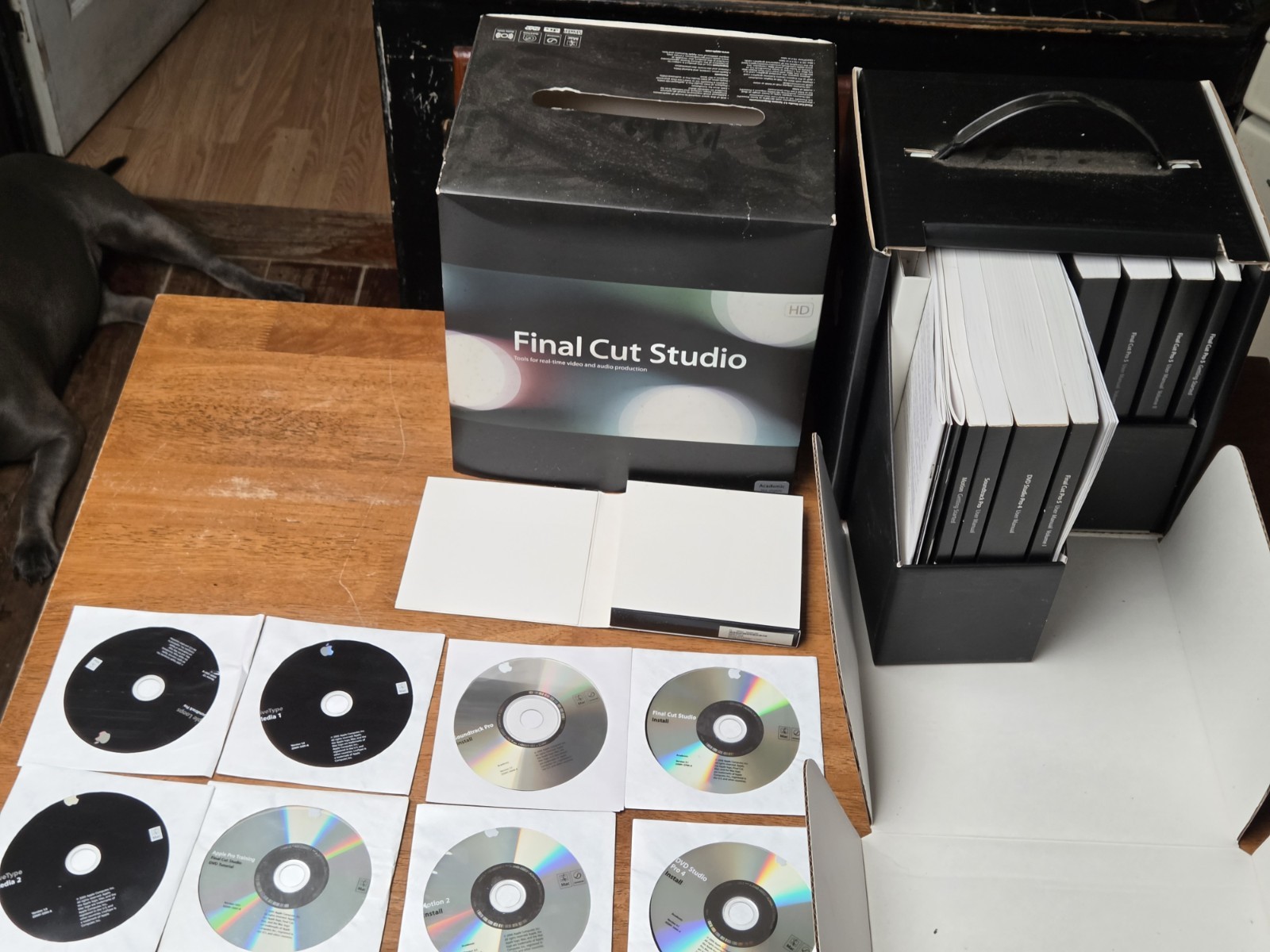 Vintage Apple Final Cut Studio Pro 5 Complete box set Manuals And Discs