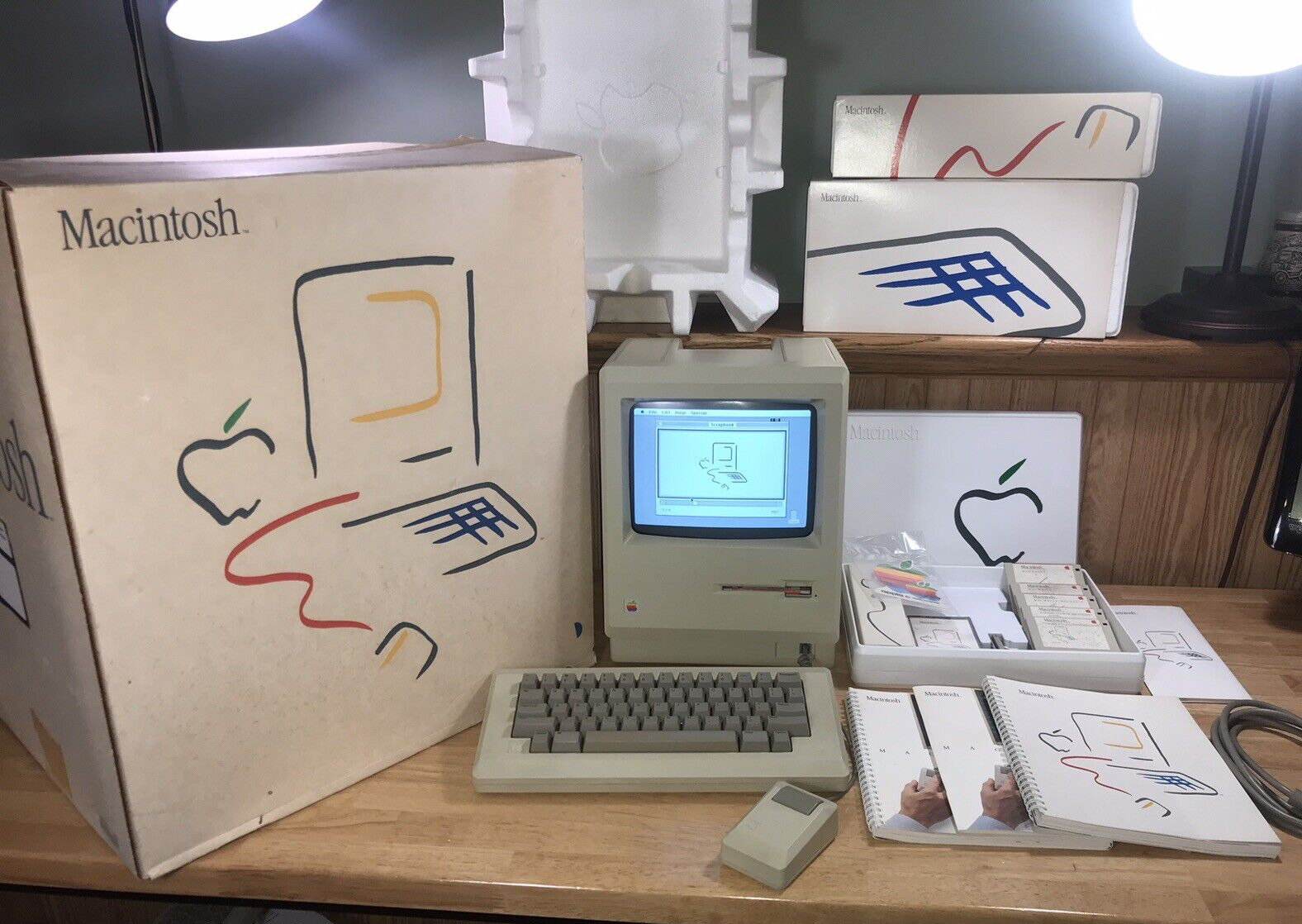 1984 APPLE MACINTOSH 128K 40th Anniversary MATCHING # BOX Set 1st Mac M0001 NICE