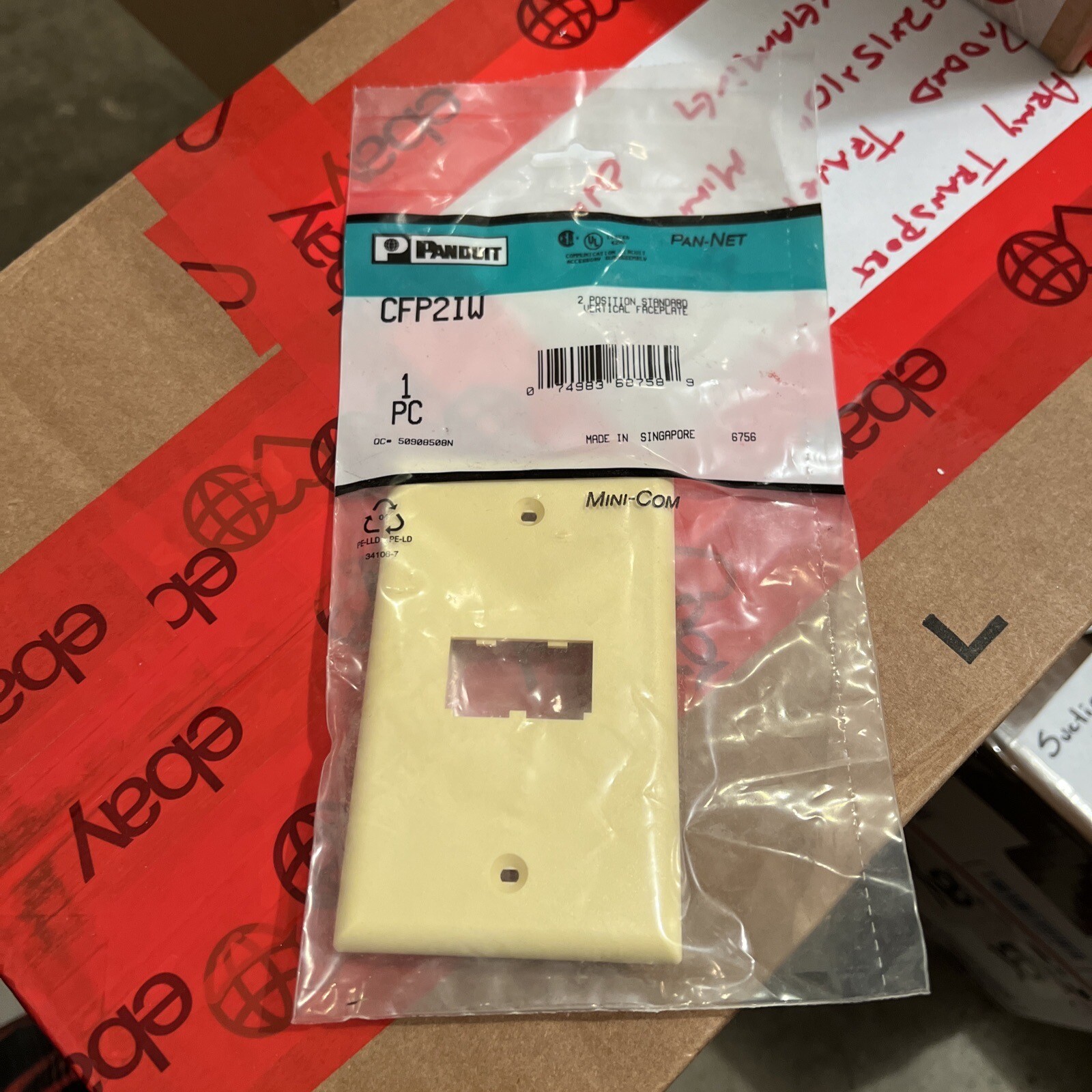 Panduit CFP2IW 2-Port Mini-Com Faceplate, Classic Series, Off-White ~STSI New In