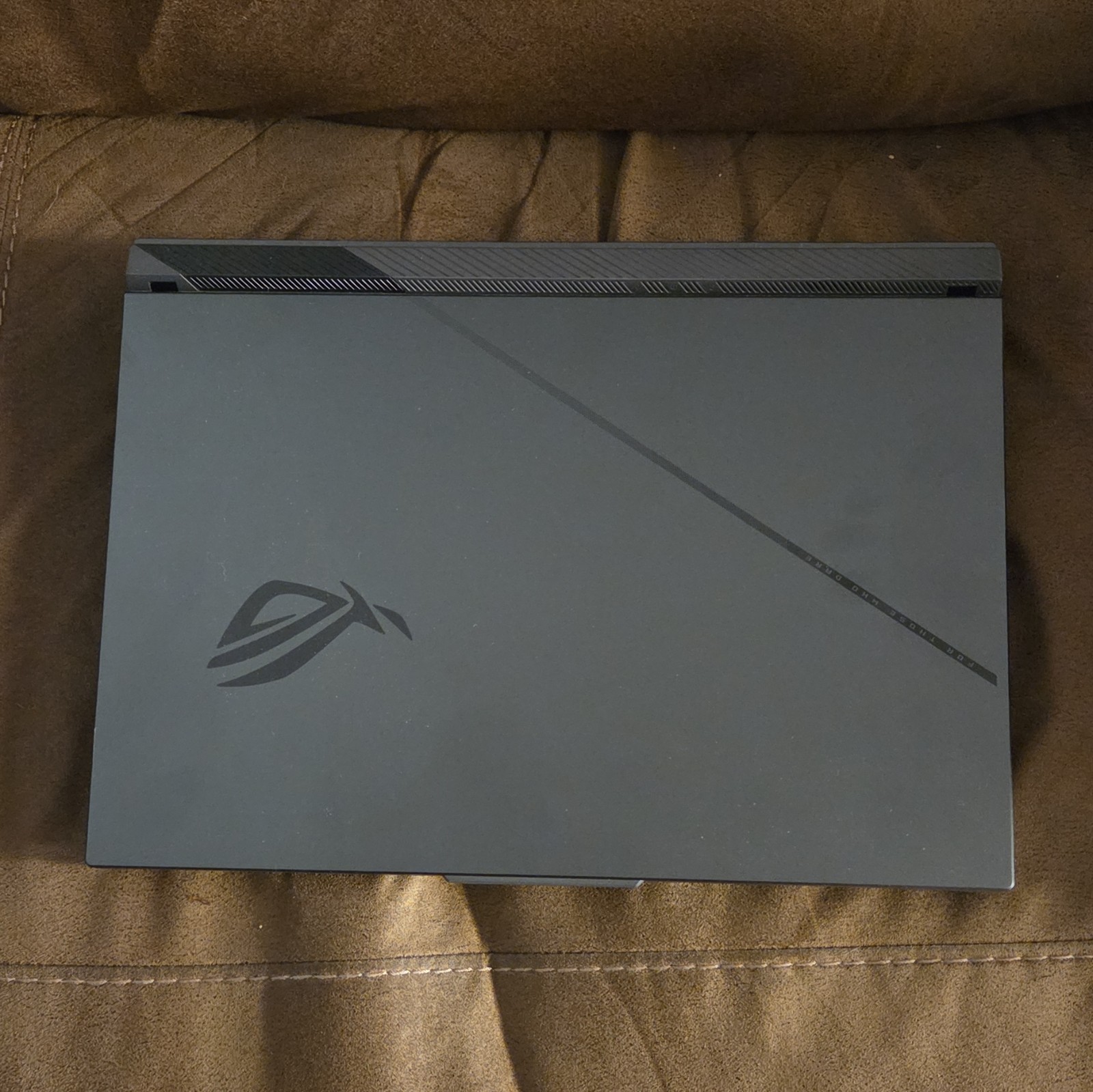ASUS ROG Strix G18 240Hz AMD Ryzen 9 9955HX NVIDIA GeForce RTX 5070 32GB RAM