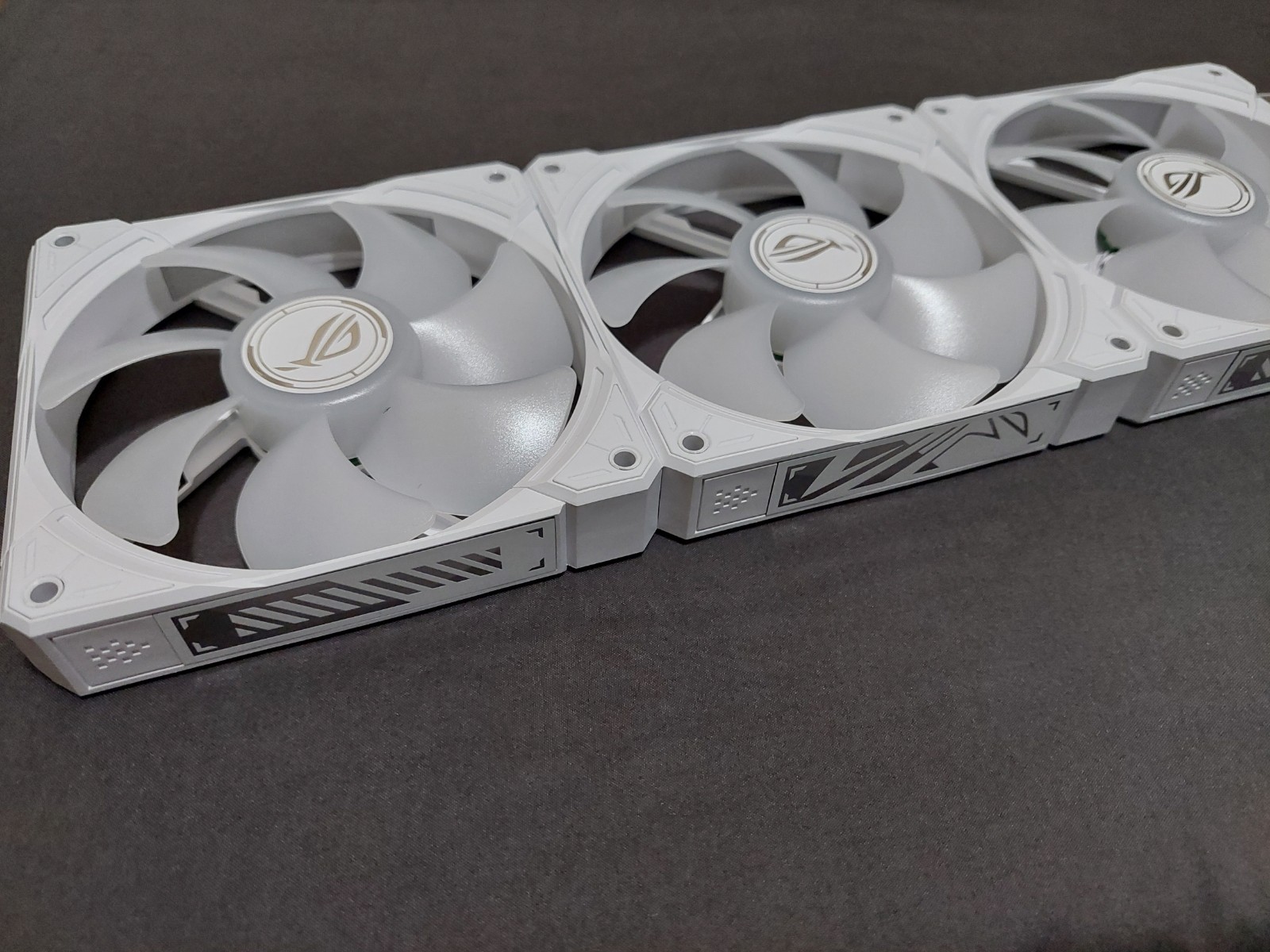 Asus ROG Ryuo IV White RGB 120mm 3x Fan Array - Replacement Fan