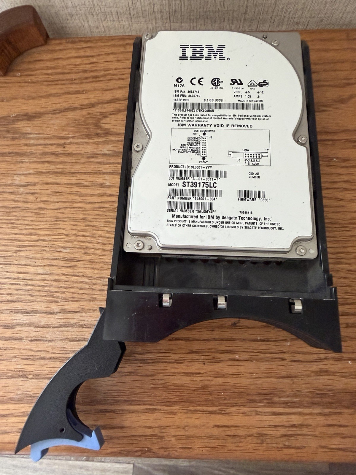 Vintage IBM Seagate Cheetah 9LP 9.1GB 10K Ultra2 SCSI Hard Drive Hot-Swap Tray