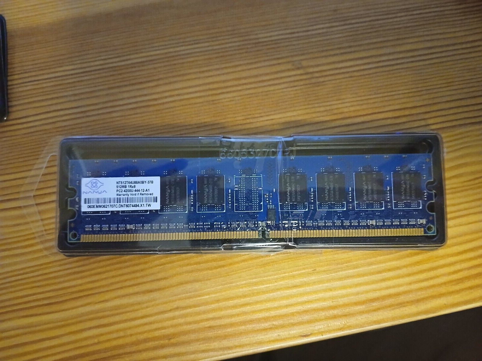 2x Nanya NT512T64U88A0BY-37B DDR2-533 512MB 1Rx8 PC2-4200U-444-12-A1 Memory