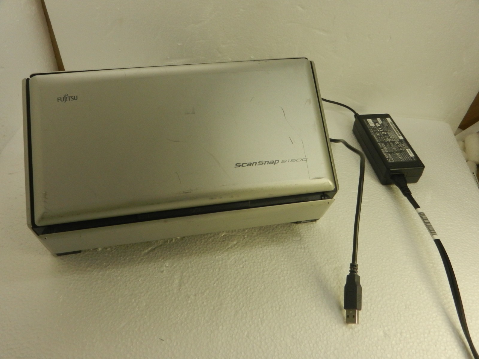 Fujitsu Scan Snap S1500 Scanner w/ AC Adapter & USB CABLE - SILVER