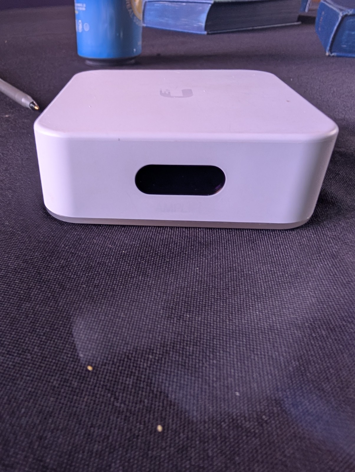 Ubiquiti Labs AFi-INS-P AmpliFi Instant Mesh Point and AFi-INS-R Router