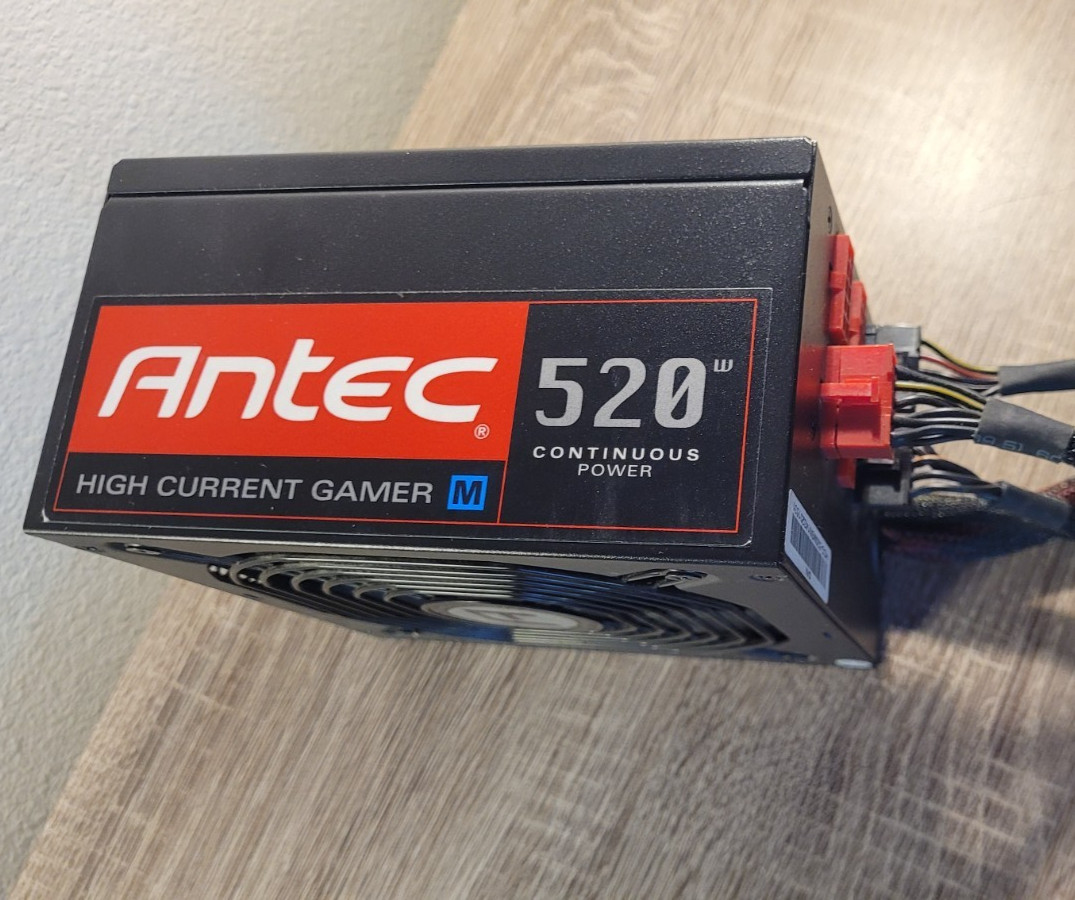 Antec 520W Continuous Power Modular Power Supply - Missing cables