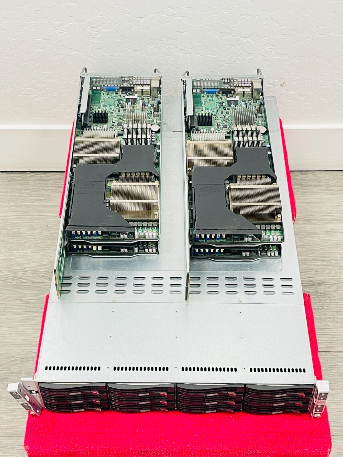 Supermicro CSE-827 Server Chassis x4 Nodes X8DTT-HF+ 96GB RAM DDR3 x2 Xeon SLBVD