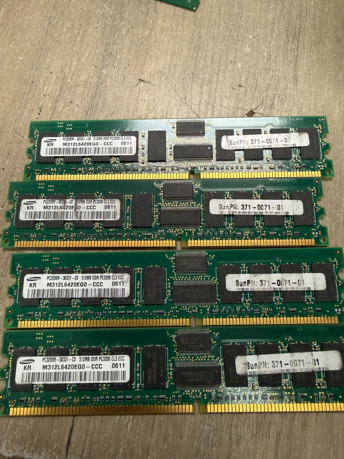 Samsung PC3200R-30331-CO 512MB DDR PC3200 CL3 ECC P/N; 371-0071-01 LOT OF 4