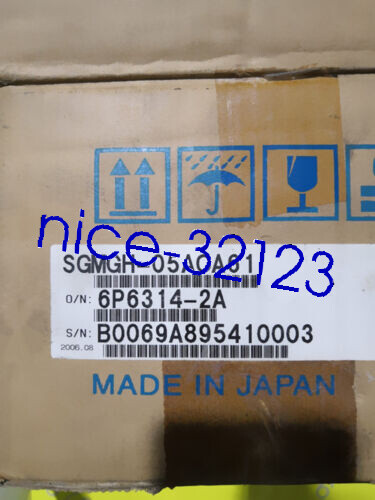 One YASKAWA AC Servo Motor SGMGH-05ACA61 New In Box Expedited Shipping