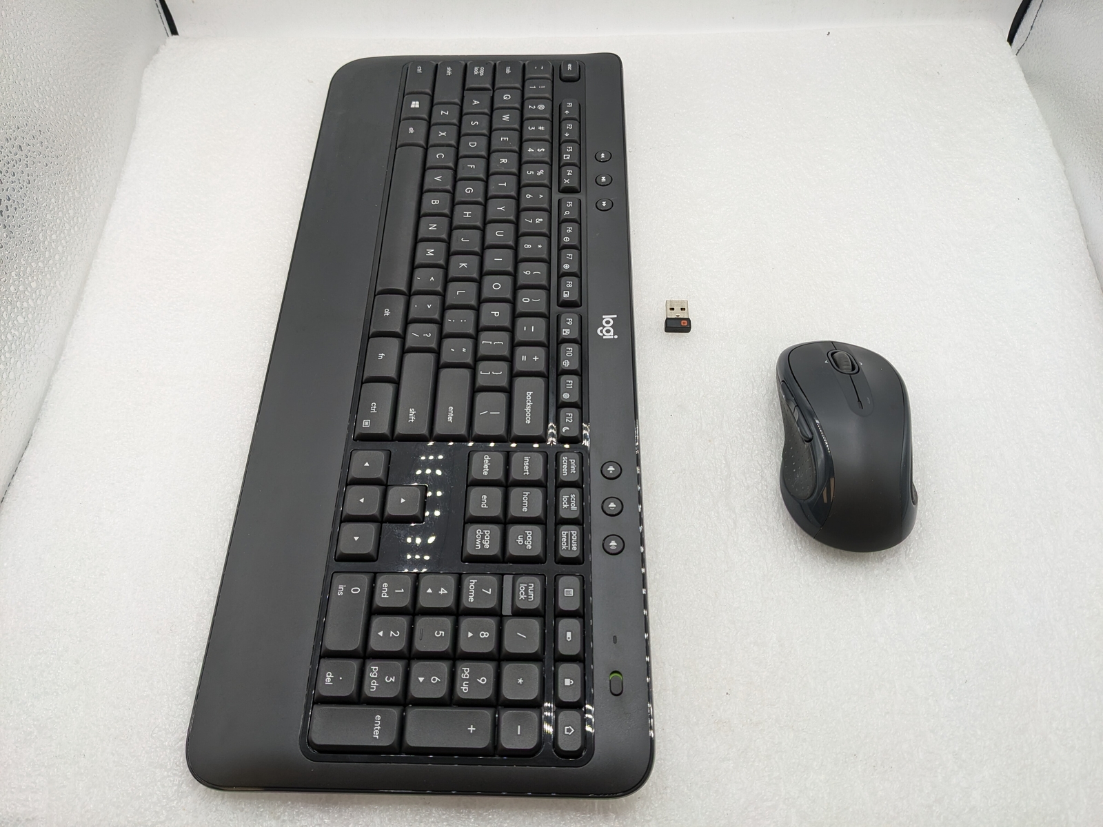 Logitech MK540 & M510 Wireless Mouse and Keyboard Combo w/ Uni Receiver Free S/H