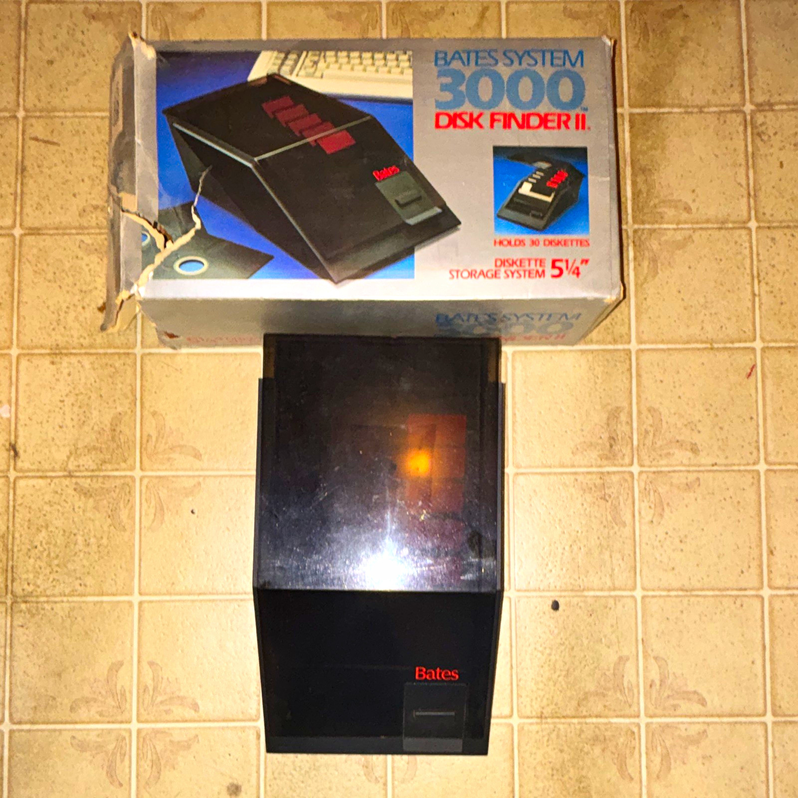 Bates System 3000 Disk Finder II 3030-5 5.25" Floppy Case 30-Disc Black Lid NOS