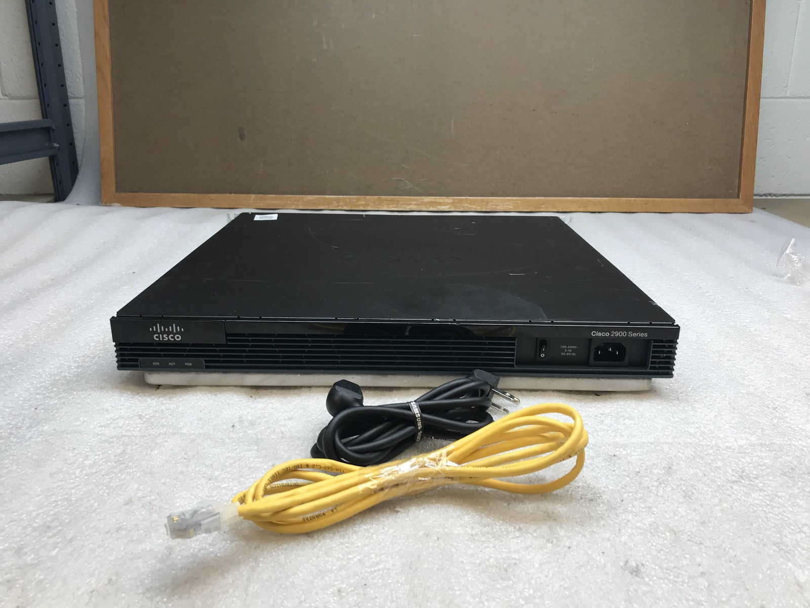 Cisco CISCO2901/K9 V06 ISR Router 512MB 256MB w/ Ears & Cables