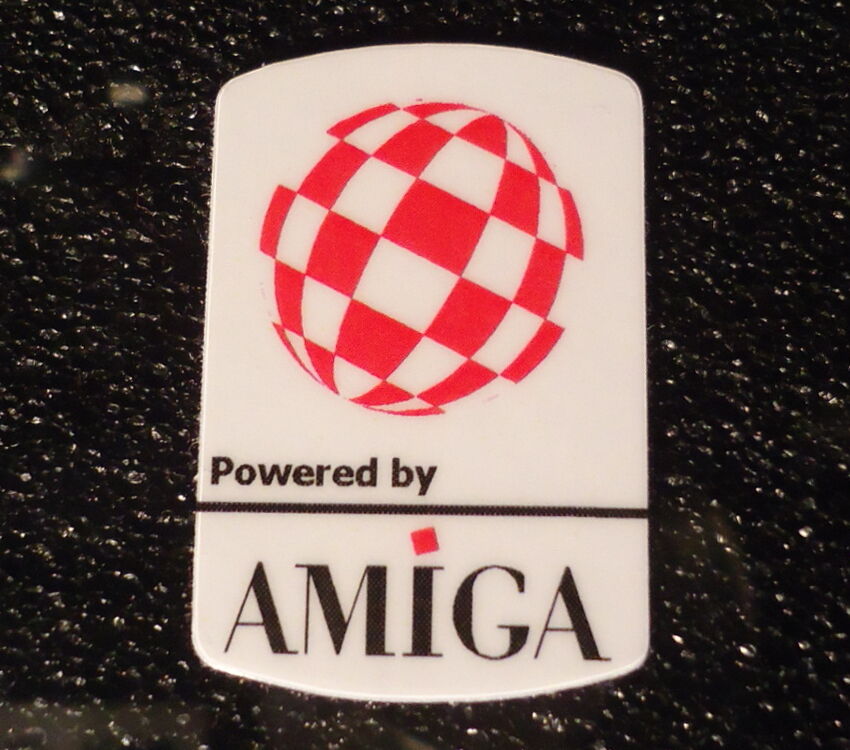 Commodore Amiga  Bouncing Ball 19x28mm [303]