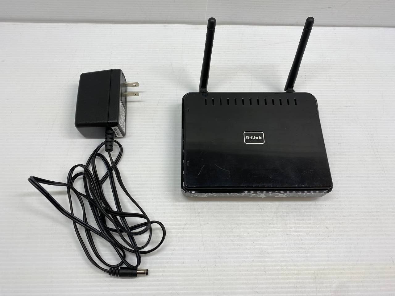 D-Link DIR-651 , 4-Port Gigabit Wireless N Router/WITH CABLES