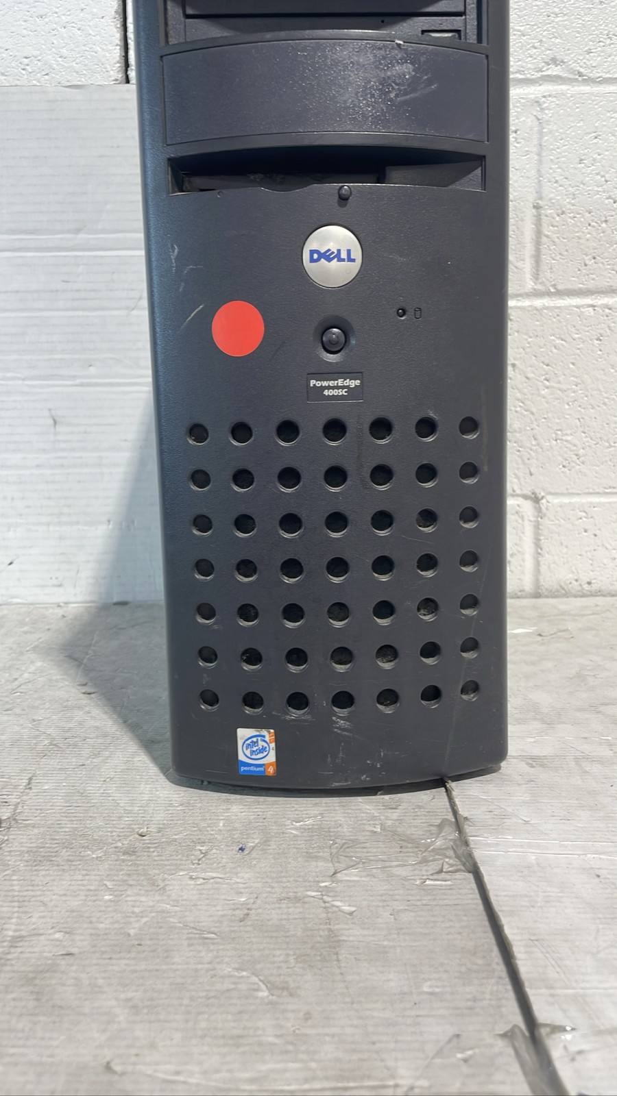 Dell PowerEdge 400SC Intel Pentium 4 Tower Server PC No Ram No SSD/HDD