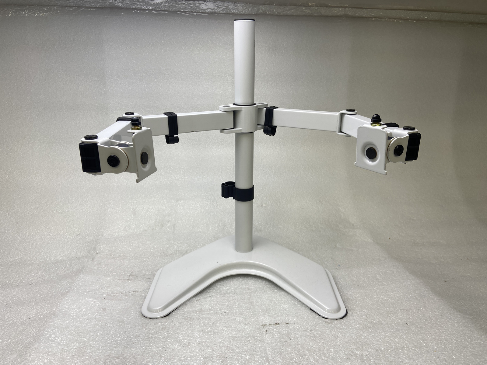 VIVO White Dual Monitor Desk Mount, Fits Screens up to 32"  USED