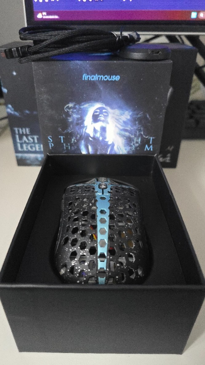 Finalmouse Starlight-12 Phantom Gaming Mouse, Medium