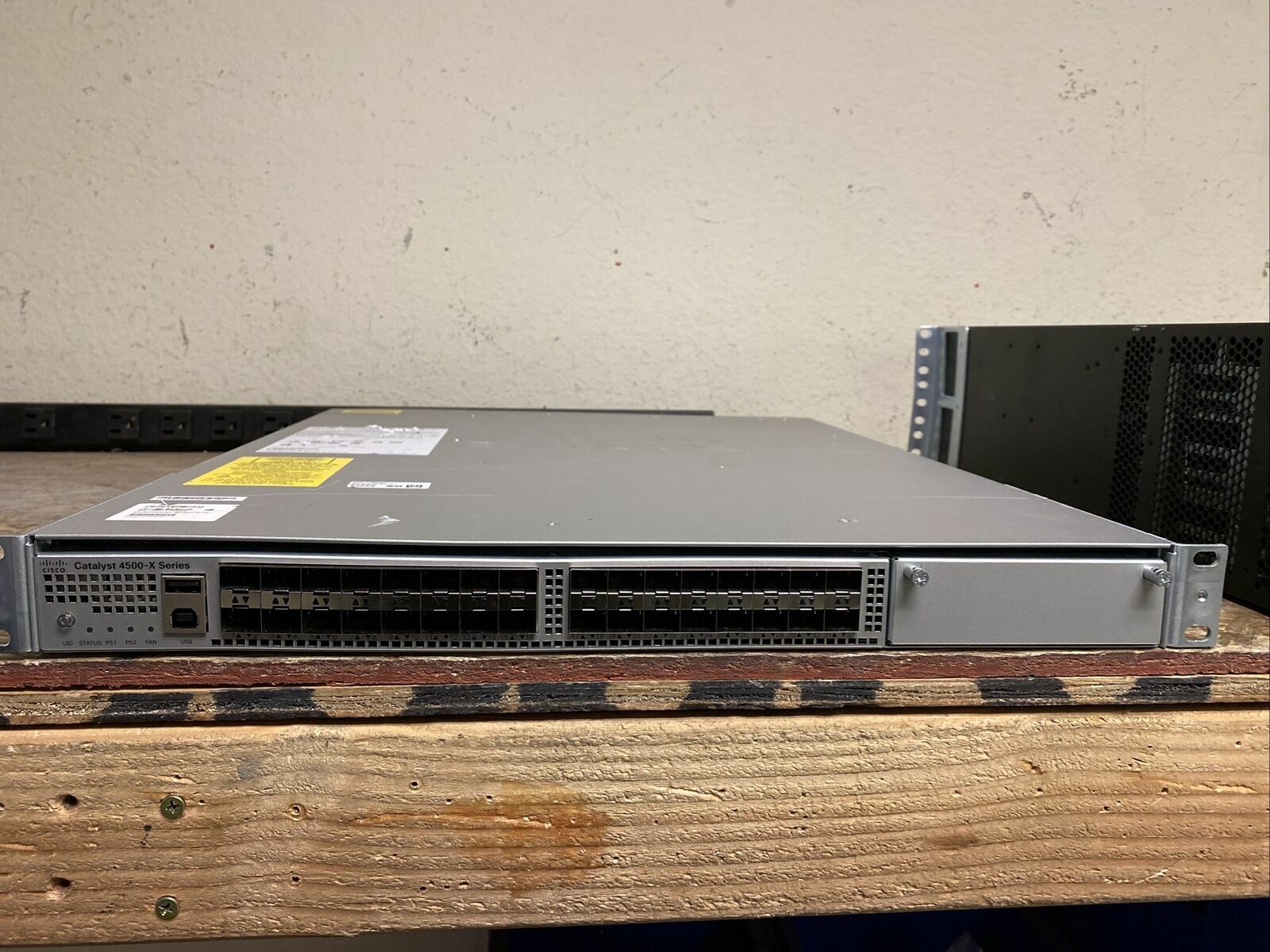 Cisco WS-C4500X-32SFP+ V02 10GE IP Base Switch Dual Power Supplies Front to Back