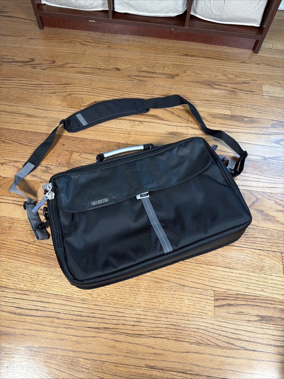 OGIO Pursuit Messenger 17” Laptop Shoulder Strap Carry Bag - Black