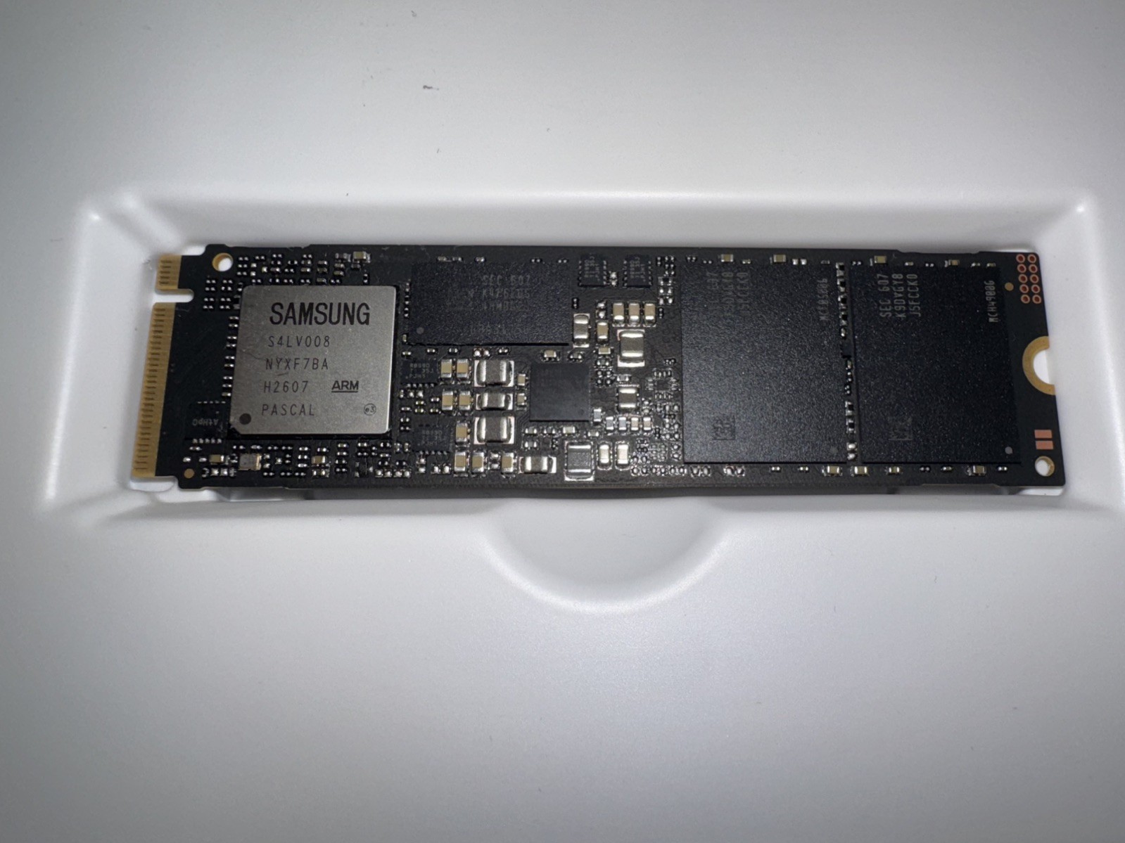 Samsung 990 PRO 2TB PCIe 4.0 NVMe M.2 Internal SSD MZ-V9P2T0B