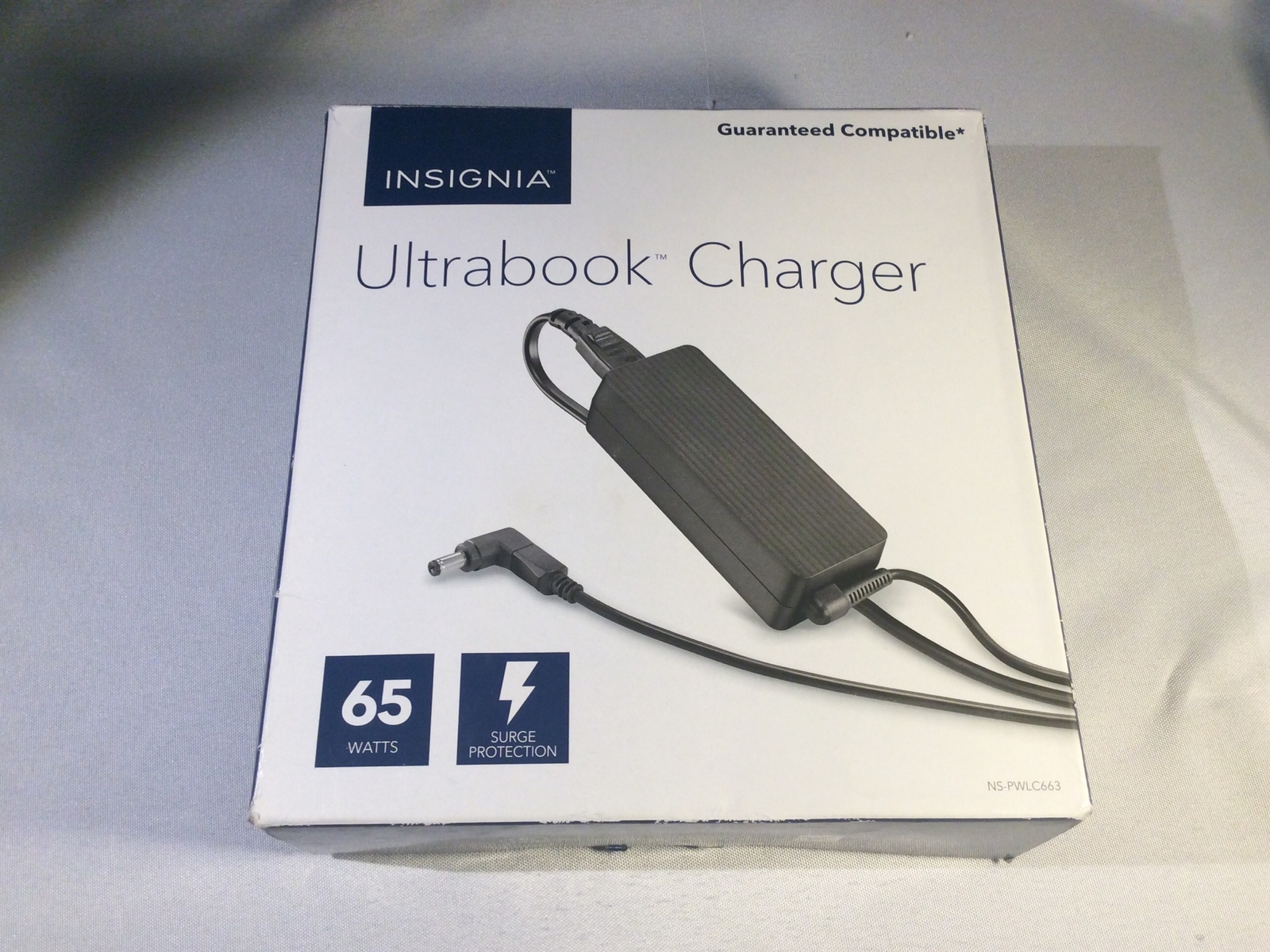 Insignia Ultrabook Charger 65 Watts w 8 Tips