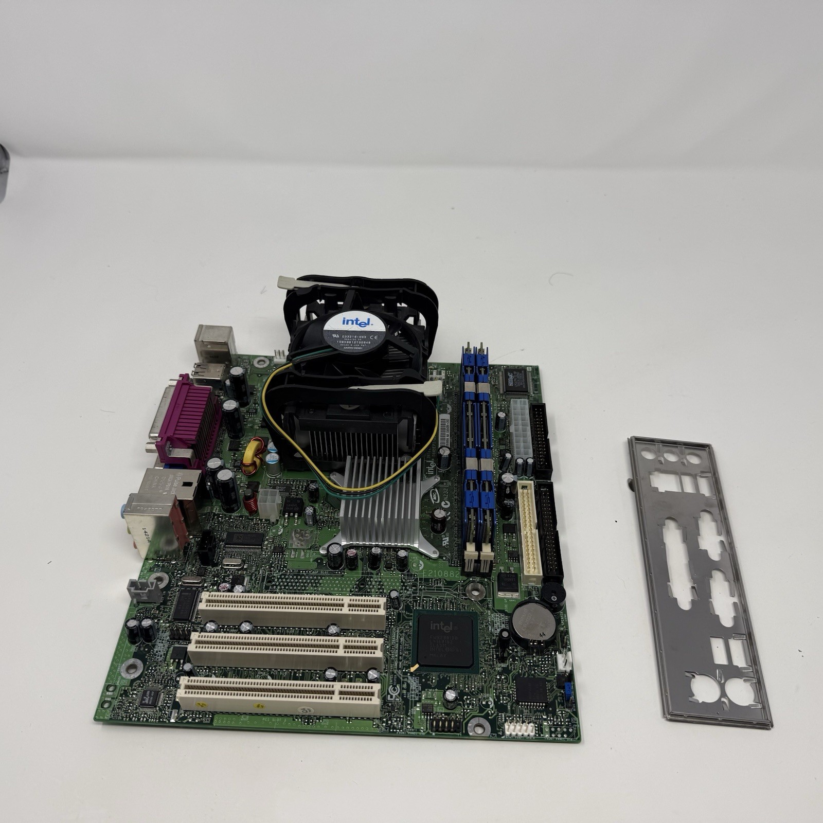 Intel D845EPI D845GVSR Motherboard w/ Pentium 4 2.4Ghz CPU Untested