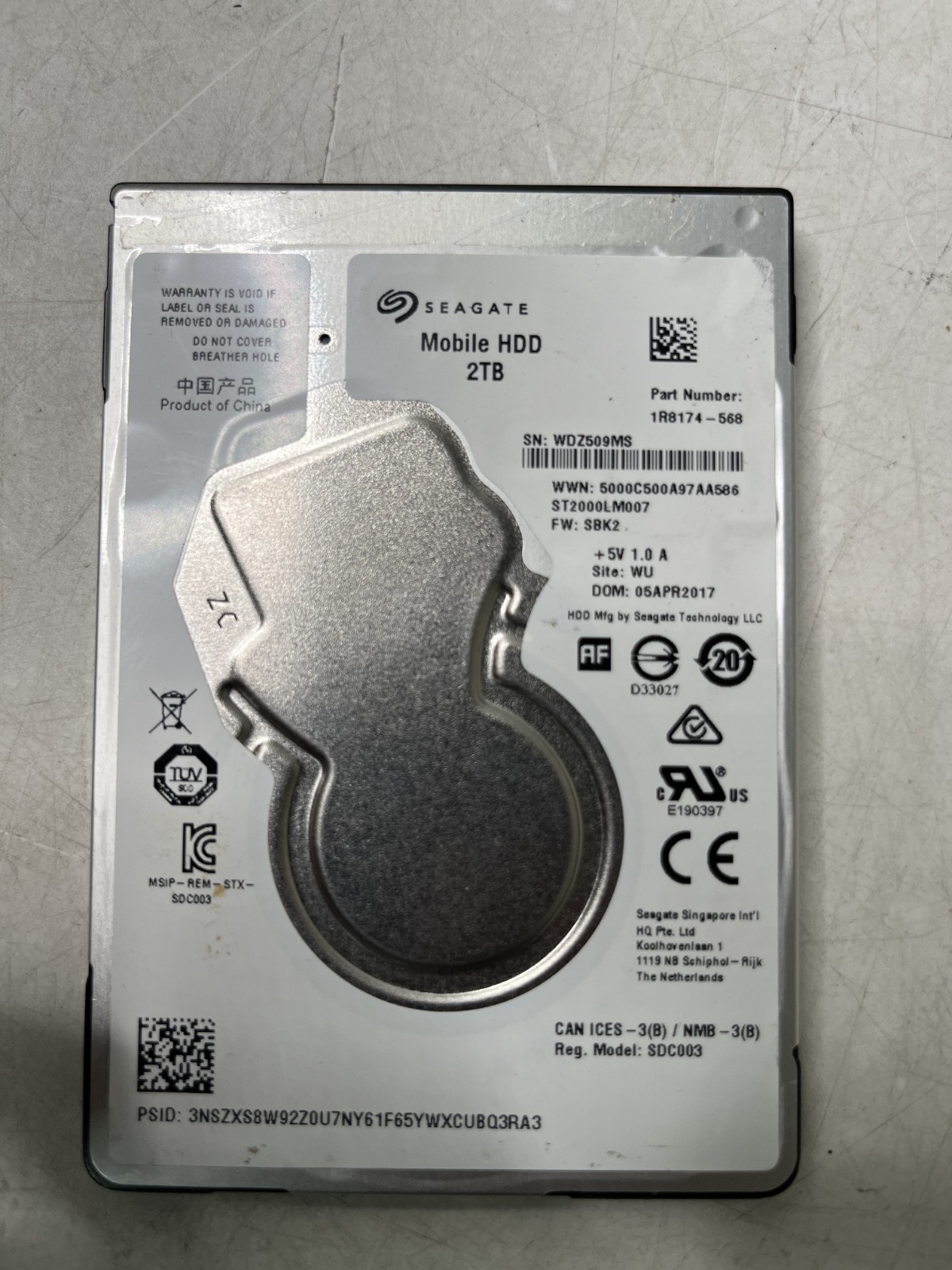 Seagate 2TB ST2000LM007 P/N: 1R8174-568 F/W: SBK2