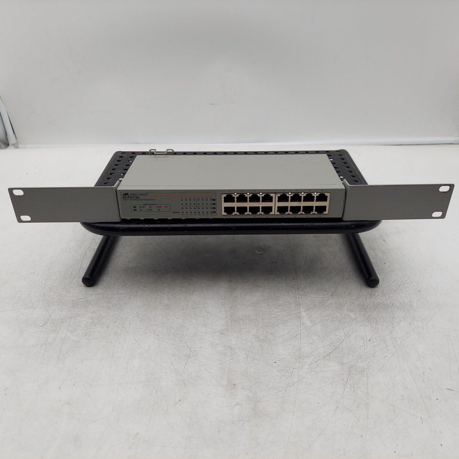 Allied Telesyn AT-FS716L Unmanaged Ethernet Switch 16-port