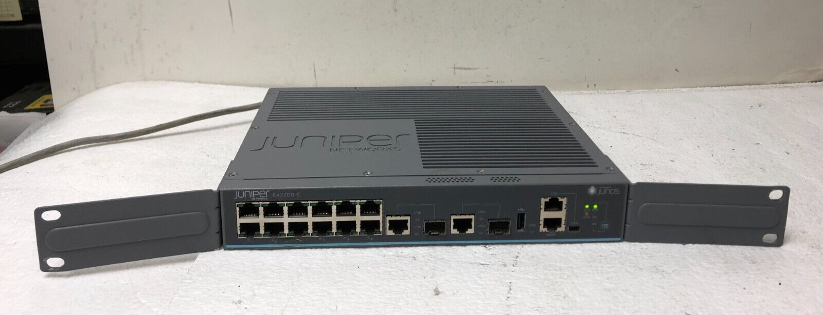 Juniper Networks EX2200-C-12T-2G 12 Port Gigabit Switch