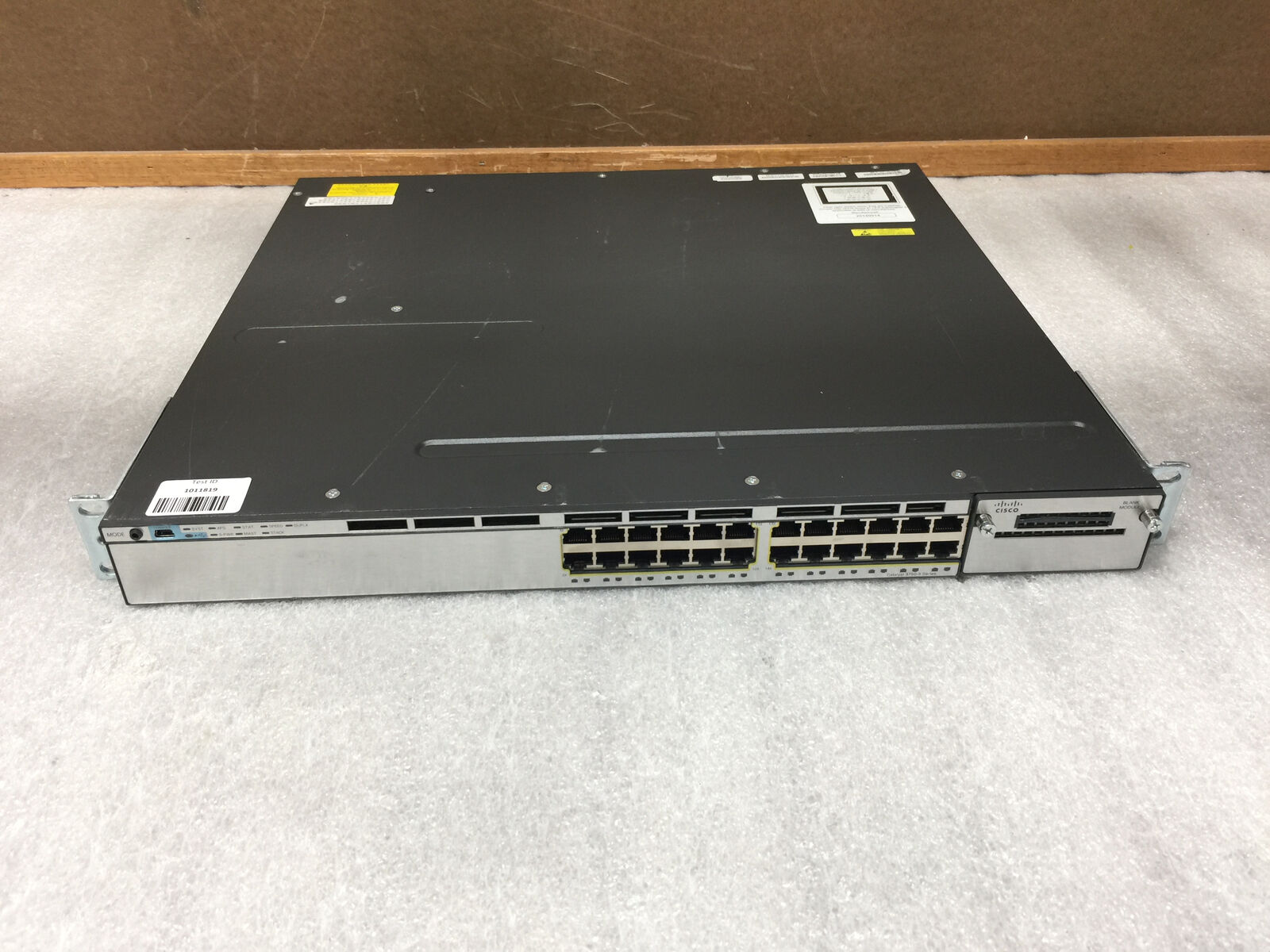 Cisco Catalyst 3750-X 24 Port Network Ethernet Switch WS-C3750X-24T-S V06