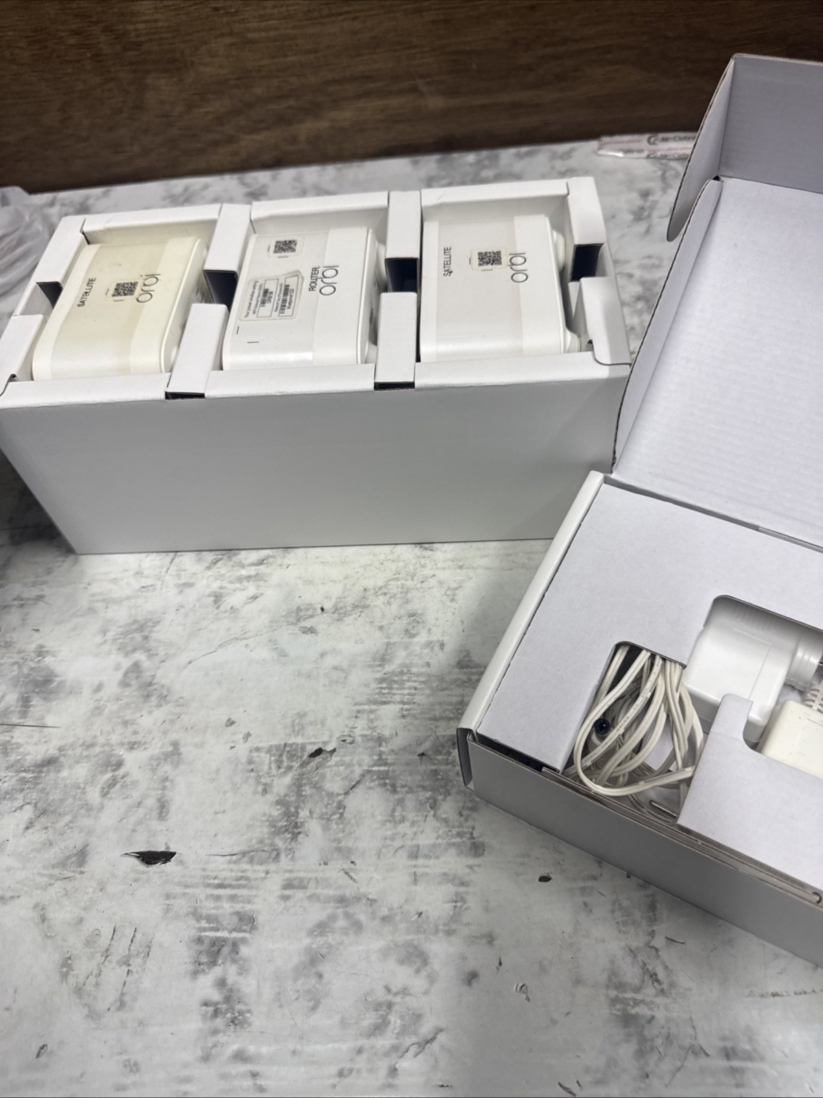 Netgear Orbi RBK13 AC1200 Dual-Band Mesh WiFi System with 2 Satellite Extenders