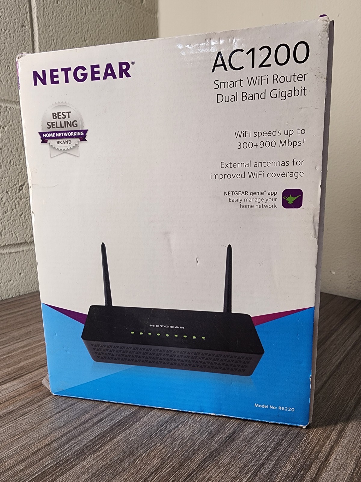 NETGEAR AC1200 SMART WIFI ROUTER R6220 New Open box