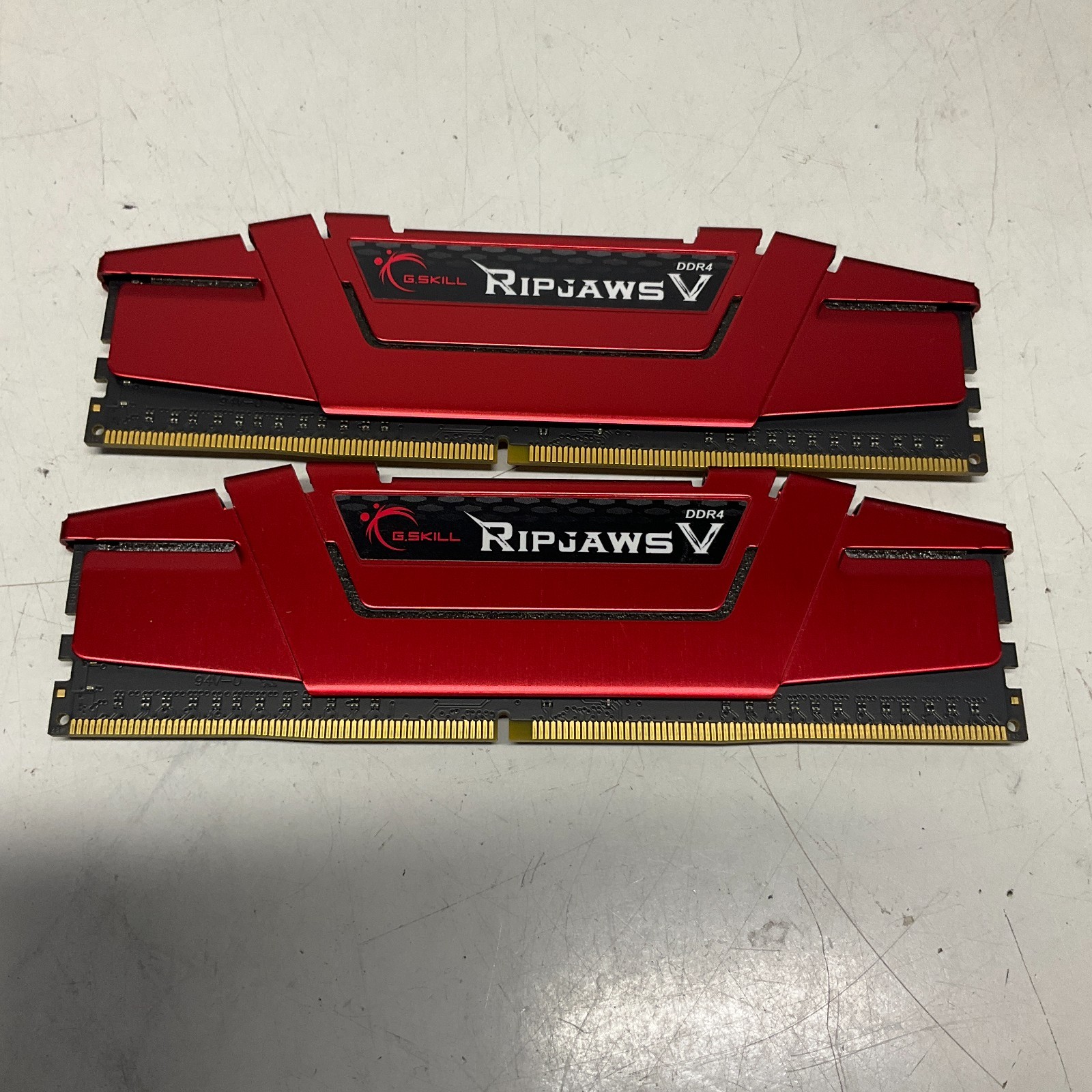 G.SKILL Ripjaws V 16GB(2x8GB) DDR4-2400 CL15 F4-2400C15D-16GVR Matched Kit - Red