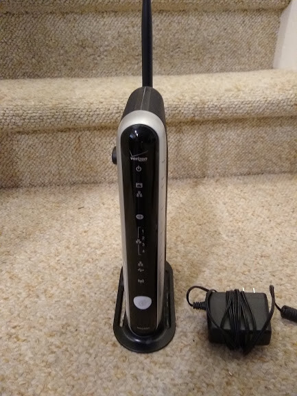 Verizon FIOS Wifi Modem Router Actiontec M1424WR Rev D with Original A/C Adapter