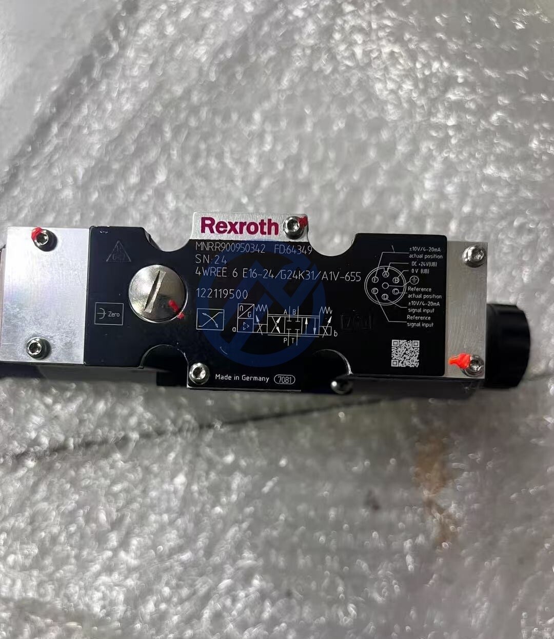 2PCS Rexroth R900950342 brand new proportional valve