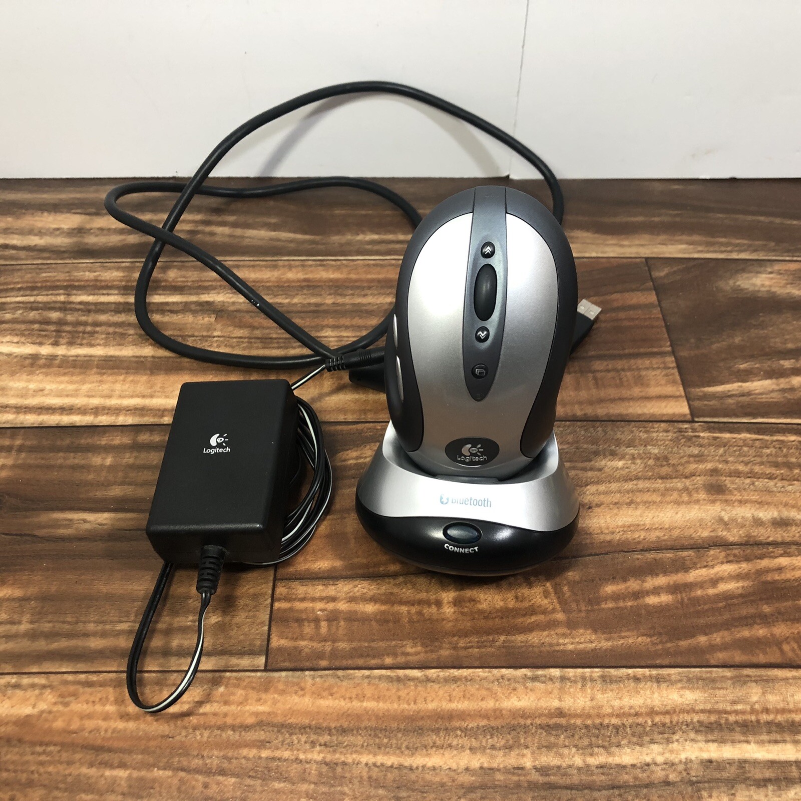 Logitech MX900 Bluetooth Cordless Optical Mouse With WirelessHub and Power