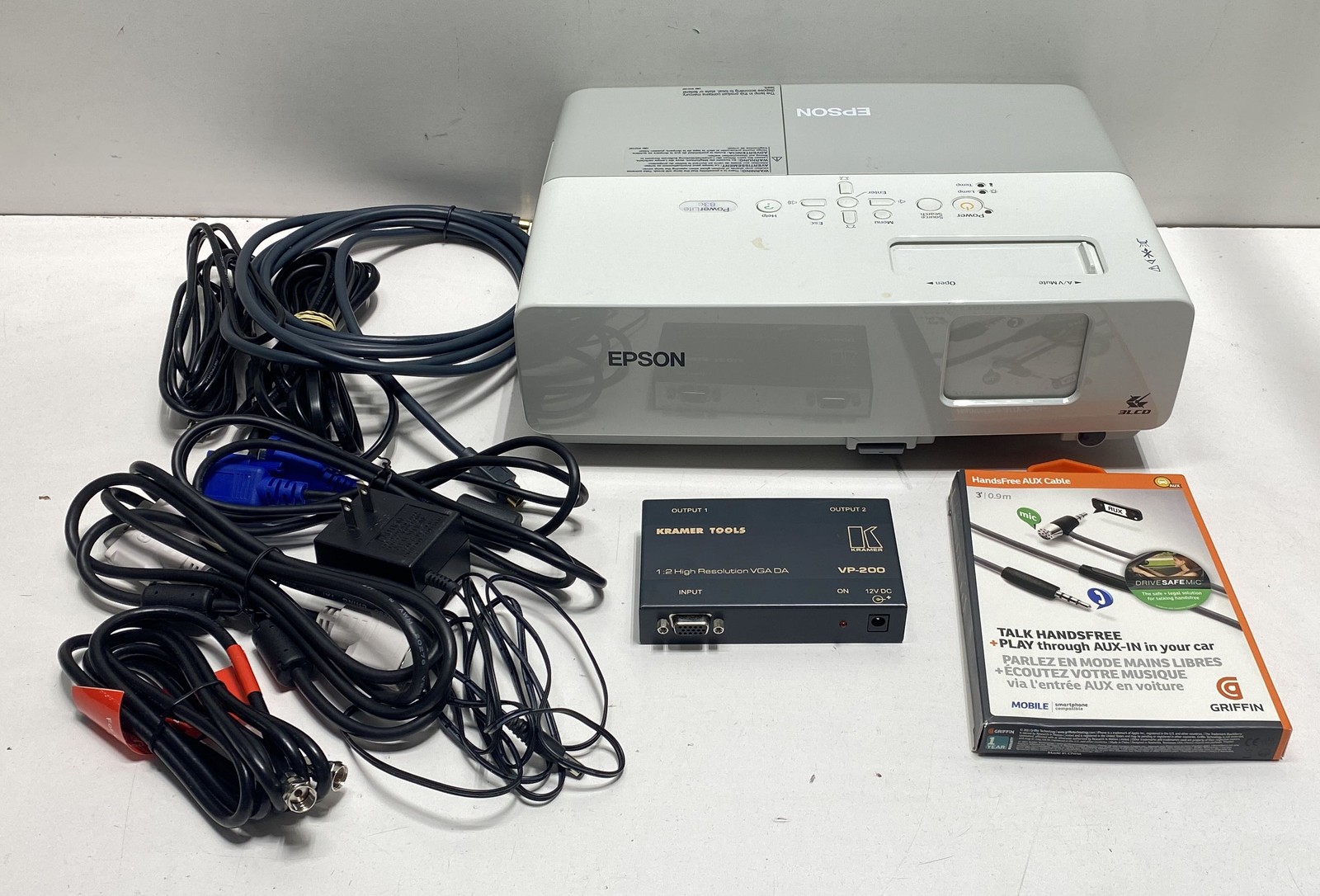 Epson PowerLite 83c EMP-83 LCD Projector Bundle With Bag