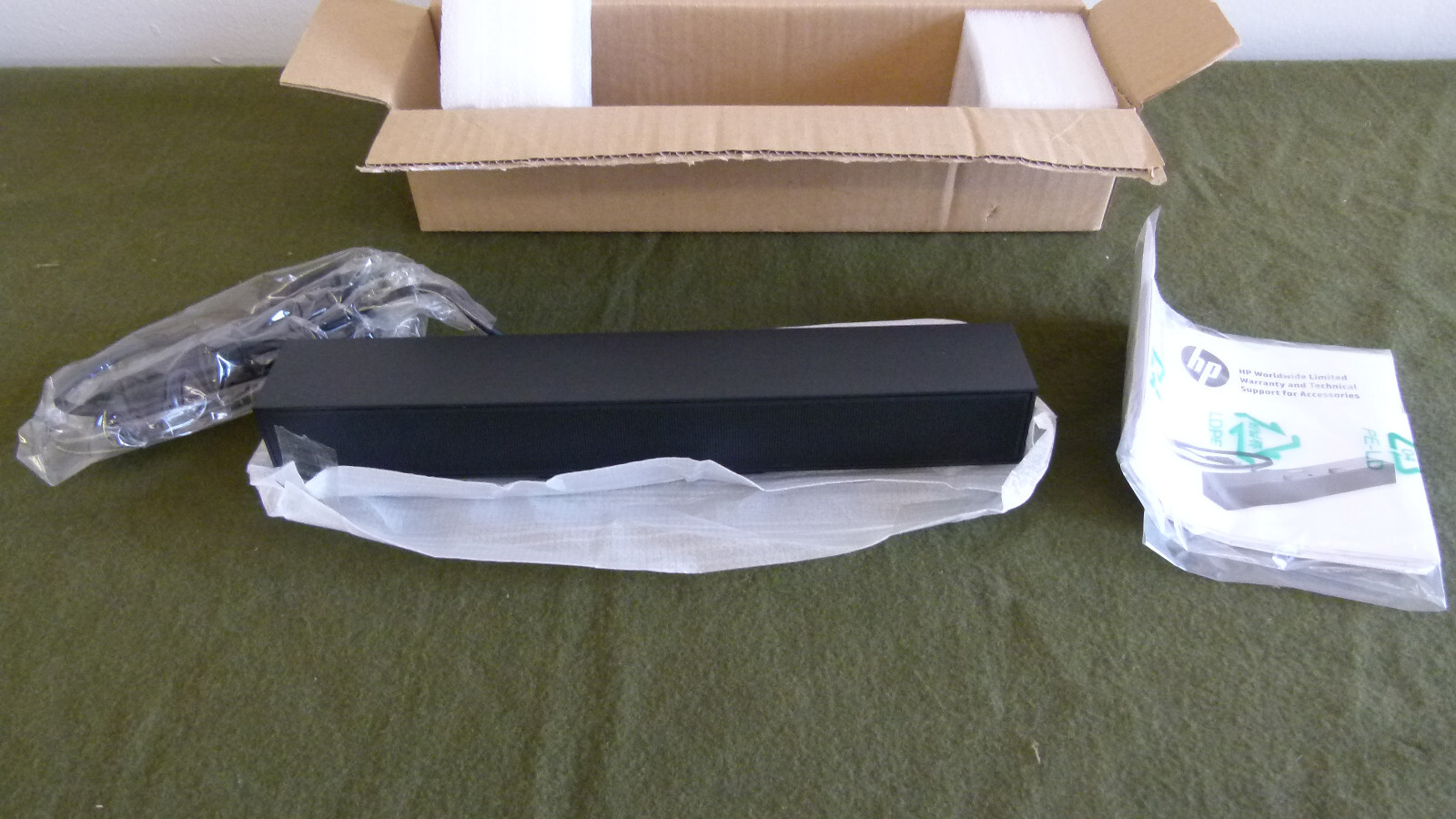 HP Model S100 Speaker Bar - Compatible ProDisplays, EliteDisplays Z Displays